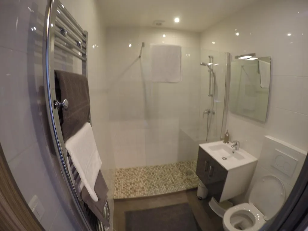 Duplex Republique Canal Saint Martin Apartment