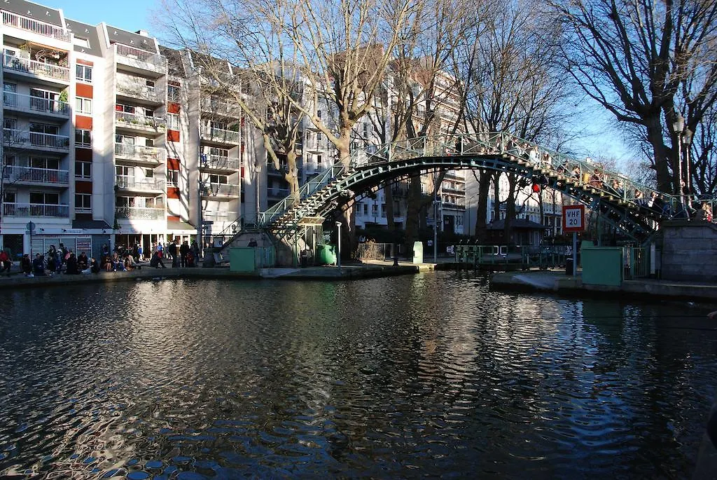 Daire Duplex Republique Canal Saint Martin Paris