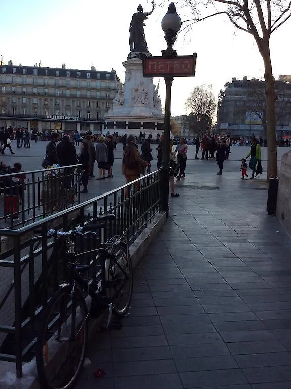 Duplex Republique Canal Saint Martin Paris